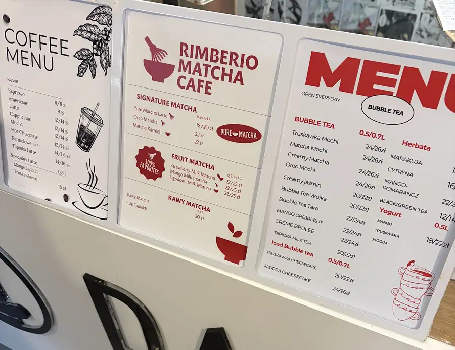 Tablice menu: kawa, matcha i bubble tea